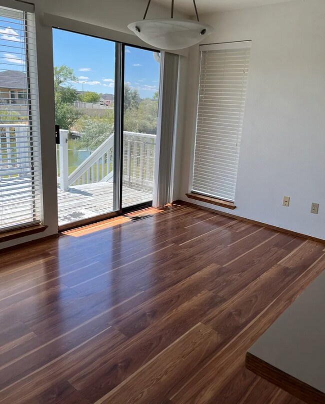 Foto del edificio - 3825 Sage Rd