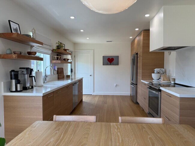 Foto del edificio - 12275 Quail Roost Dr