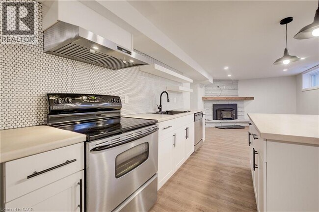 Photo du bâtiment - 111 Midland Dr