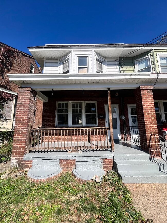 Building Photo - 612 Edgewood Ave