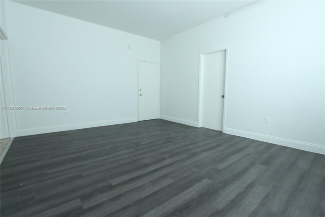 Building Photo - 1115 Euclid Ave