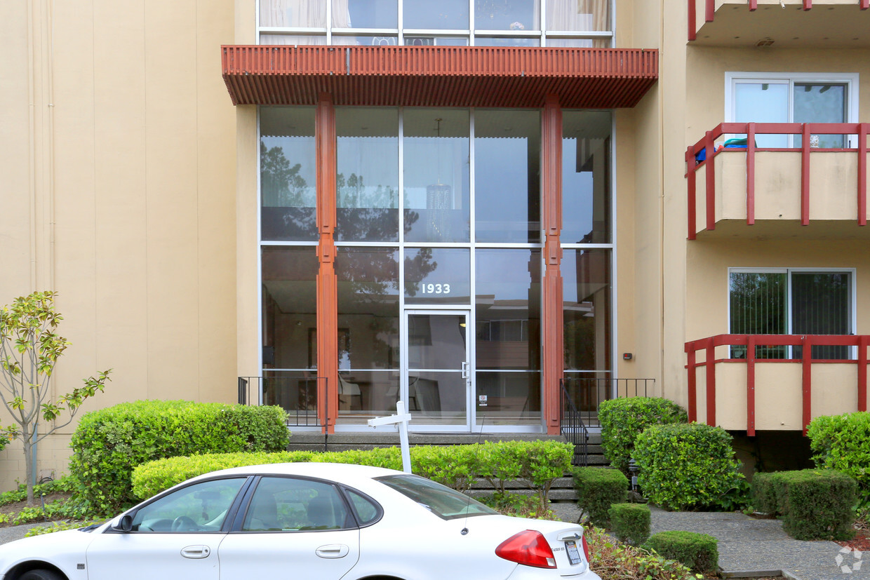 Entrance - Fairland Court Apartments