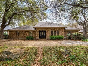 Building Photo - 9922 Hickory Crossing