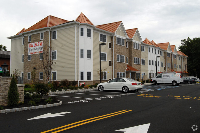 Crystal Place Apartments Rentals - Woodbridge, NJ | Apartments.com