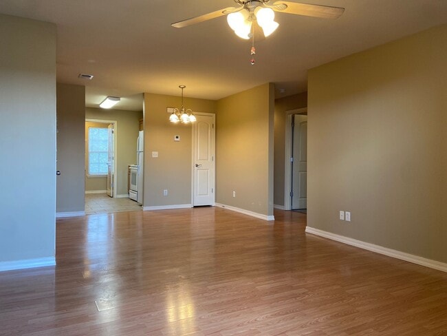 Building Photo - Condominium in Sycamore Ridge