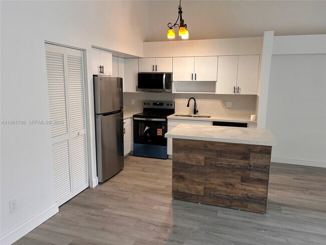 Foto del edificio - 7450 NW 34th St