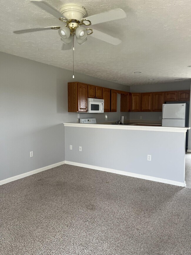 Building Photo - 206 Sunset Dr