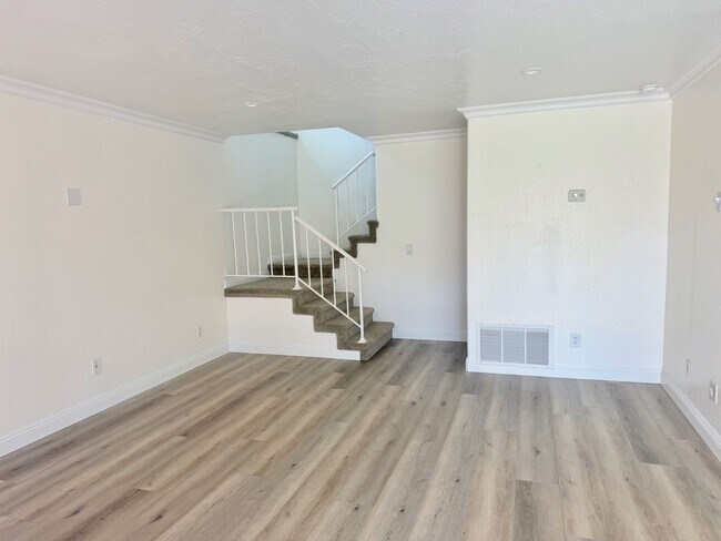 Foto del edificio - Stylish 2BR Condo in Desirable Community with Pool & Spa