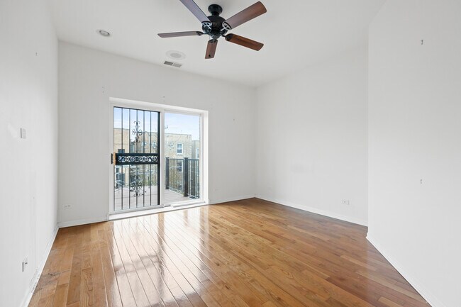 Foto del edificio - 7717 N Marshfield Ave