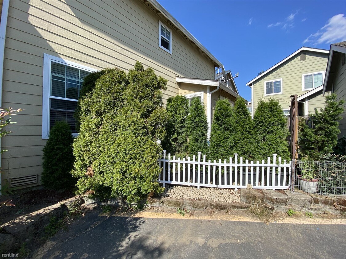 Building Photo - 4 br, 2.5 bath House - 14361 Northeast 189...