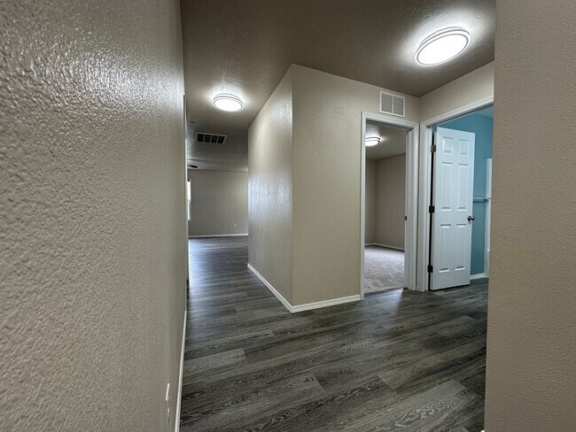 Foto del edificio - 3bed, 2bath, 1,125sq.ft. home in Virginia Park - North Caldwell near D&B