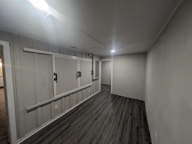 Building Photo - 104 Deep Harbor Dr