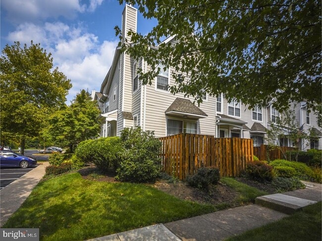 Foto del edificio - 8708 Spruce Mill Dr