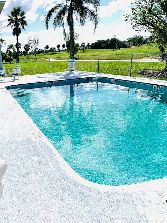 Foto del edificio - Call for off season availability & rates.