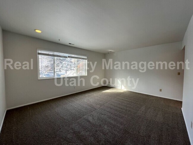 Building Photo - $500 Off 1st months rent | Newly Remodeled...