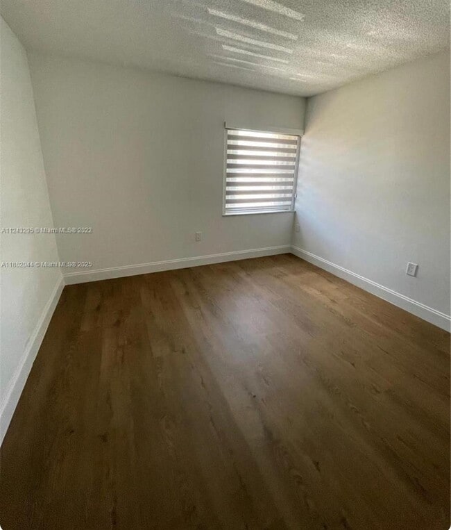 Foto del edificio - 9331 SW 4th St