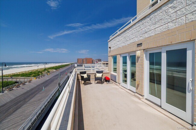 Foto del edificio - 450 W Broadway