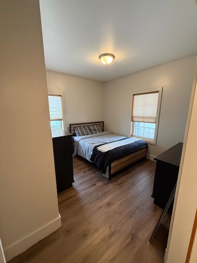 Building Photo - 306 D Ave