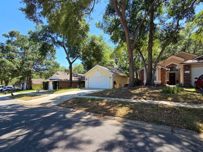 Photo - 1008 Royal Oaks Dr House