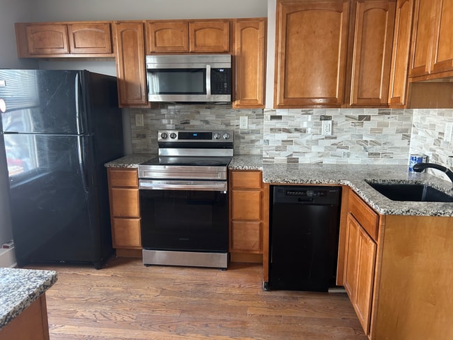 Building Photo - 315 E Garrison St