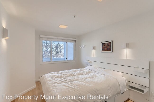 Building Photo - 1 br, 1 bath House - 2201 Pearl St #221