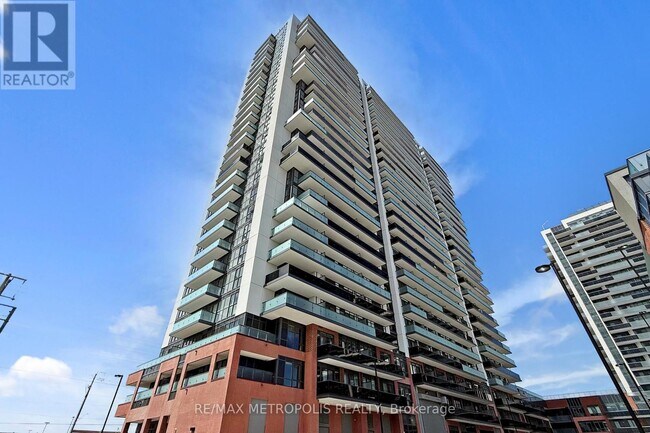 Photo du bâtiment - 2545-2545 Simcoe St N