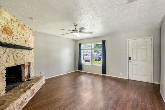 Foto del edificio - 1153 Brookswood Ave