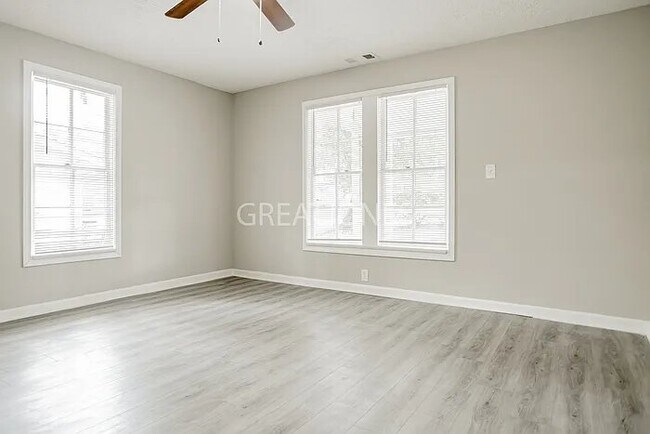 Foto del edificio - 2947 Tip Top Dr