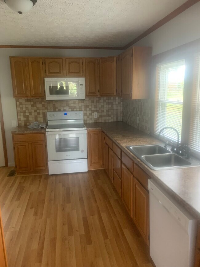 4270 Jones Bridge Rd, Greeneville, TN 37743 House Rental in