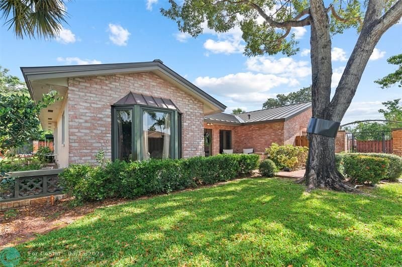 Foto principal - 2609 NE 35th St
