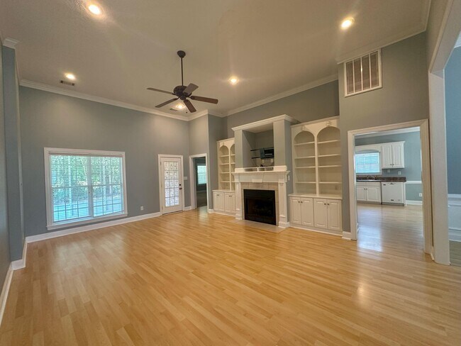 Foto del edificio - 938 Woody Hill Cir
