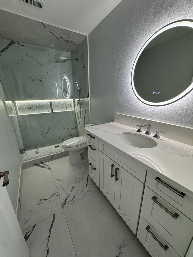 Building Photo - All Remodeled Rancho San Diego Home
