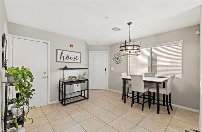 Foto del edificio - 3023 Sunrise Bay Ave