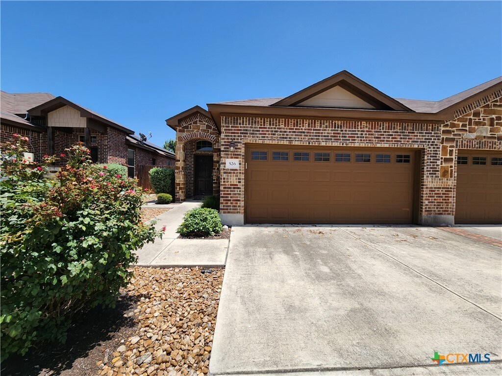 Foto principal - 526 Creekside Frst