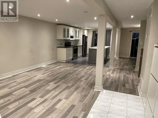 Photo du bâtiment - 45 Raleigh Crescent