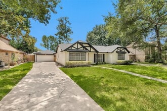 Building Photo - 7911 Heathrow Ln