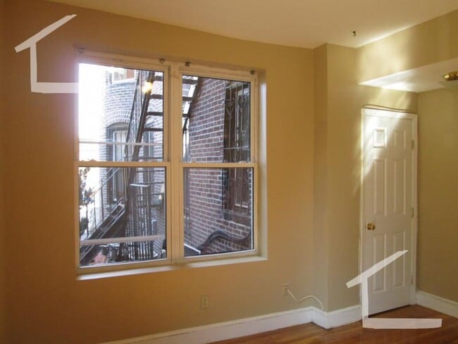 Building Photo - 9 Highgate St