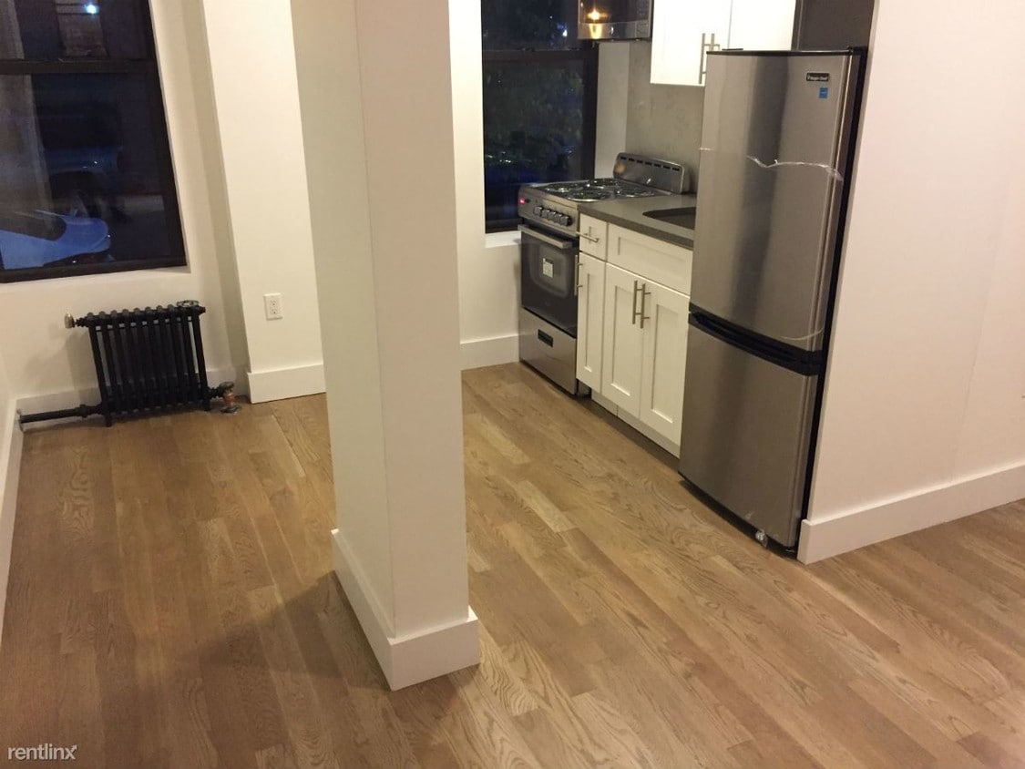 Primary Photo - 2106 Regent Pl