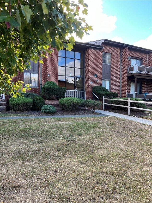 7 Darian Ct Unit 2D, Pomona, NY 10970 Condo for Rent in Pomona, NY