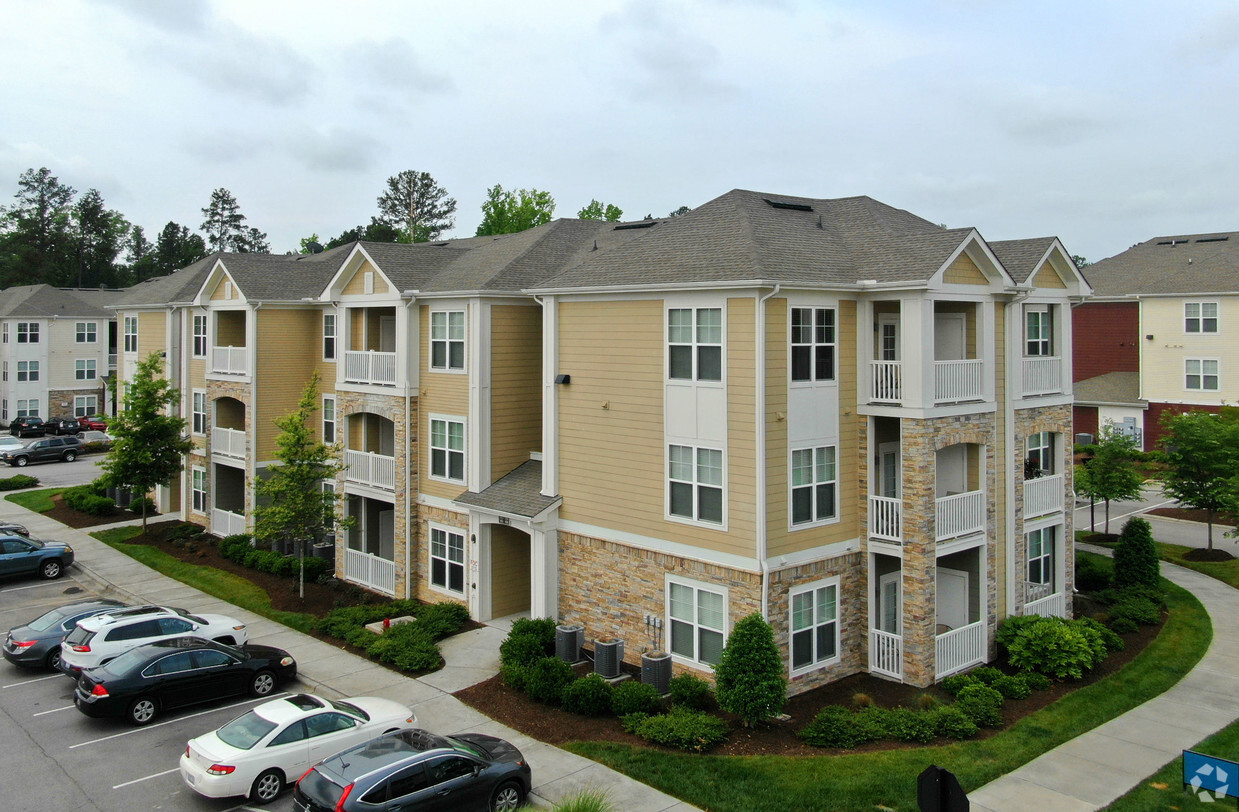 Foto principal - Realm at Patterson Place