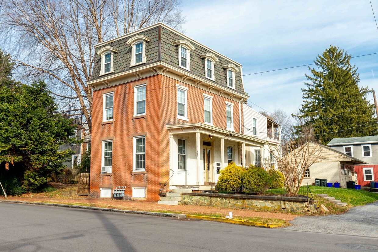 Primary Photo - 315 N Walnut St