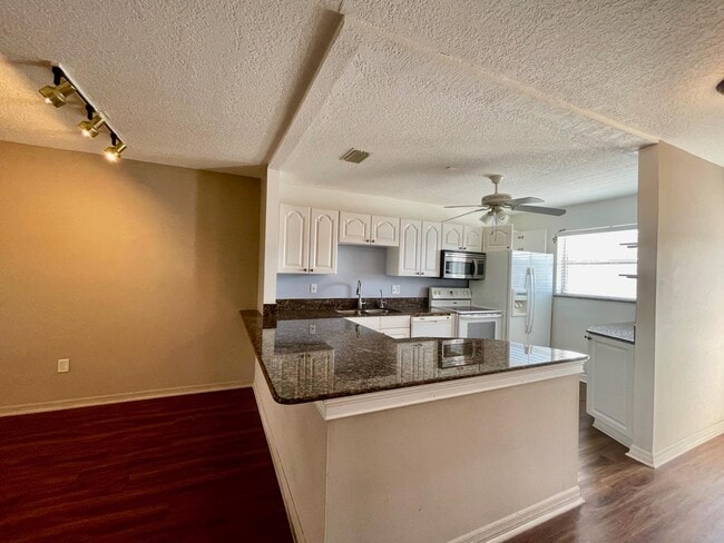Building Photo - 1245 Carlton Ct