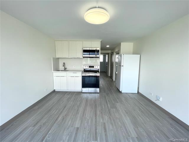 Building Photo - 2211 Ala Wai Blvd