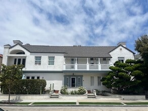 Building Photo - 1530 Miramar Dr