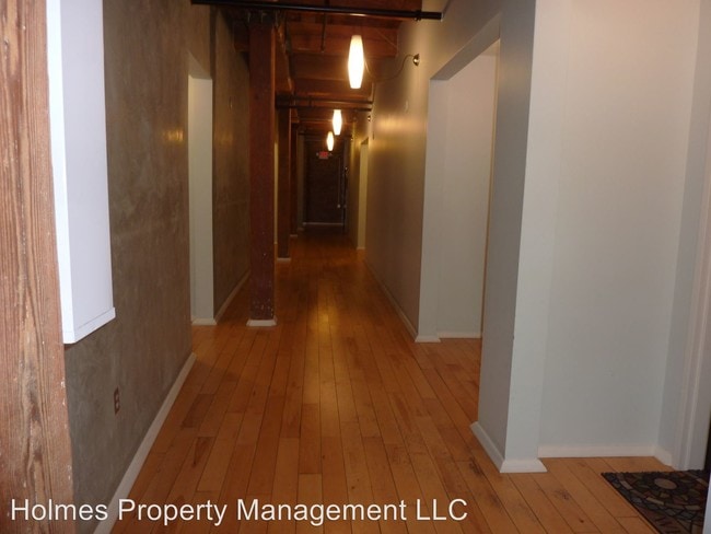 Building Photo - 220 W Jackson Ave