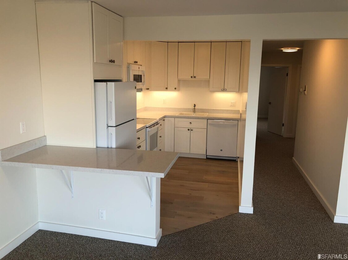 Foto principal - 579 Burnett Ave