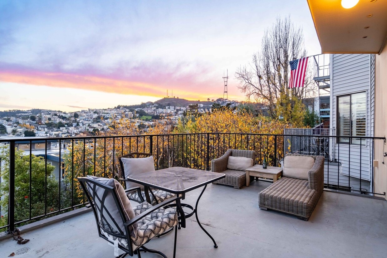 Primary Photo - Corona Heights: Townhouse w/ Spectacular V...