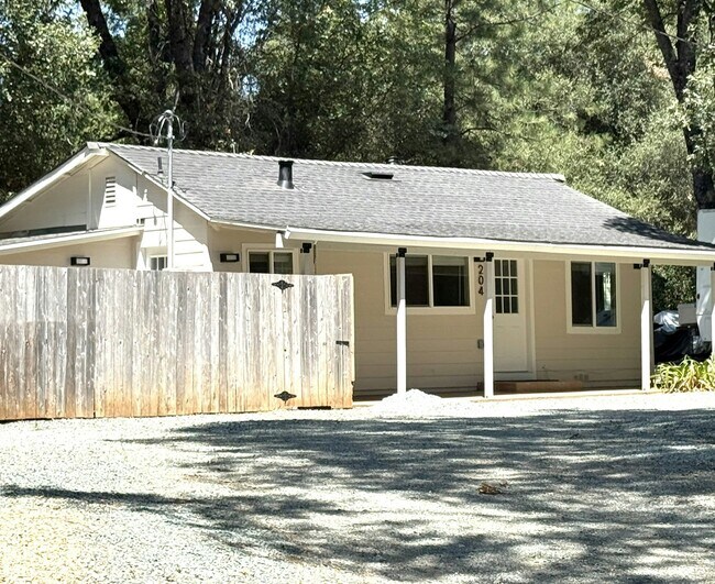 Foto del edificio - 204 Lambert Ln
