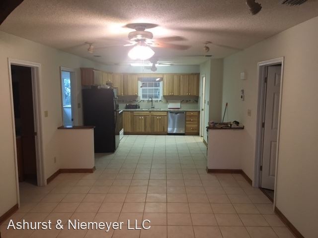Foto del edificio - 3 br, 3 bath House - 356 Pecan Ave.