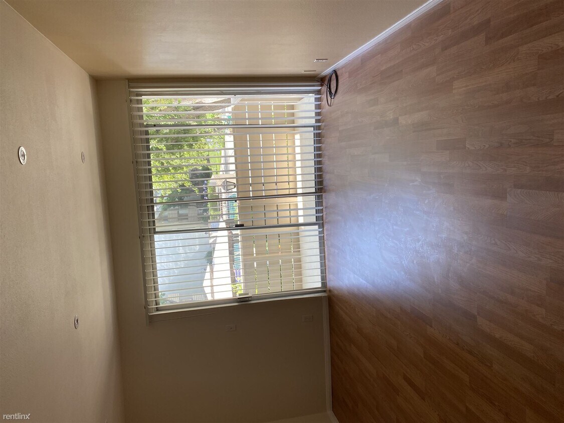 Foto del edificio - 5400 Yarmouth Ave